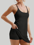 Robe de tennis avec soutien-gorge et short intégrés