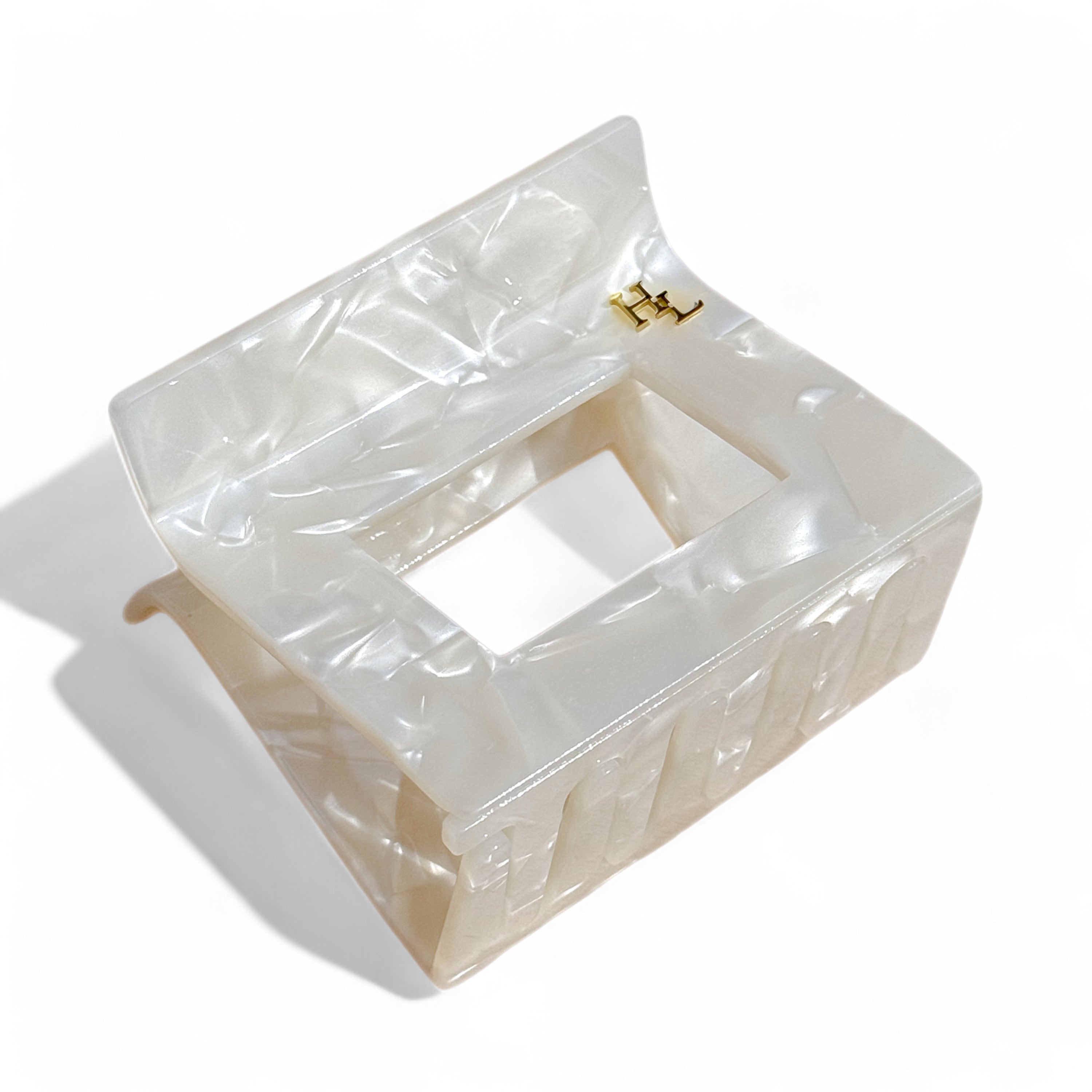 Dolce Acetate Claw - Perla (2 sizes)-1